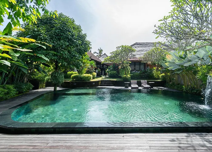 ホテル Puri Andong 4*